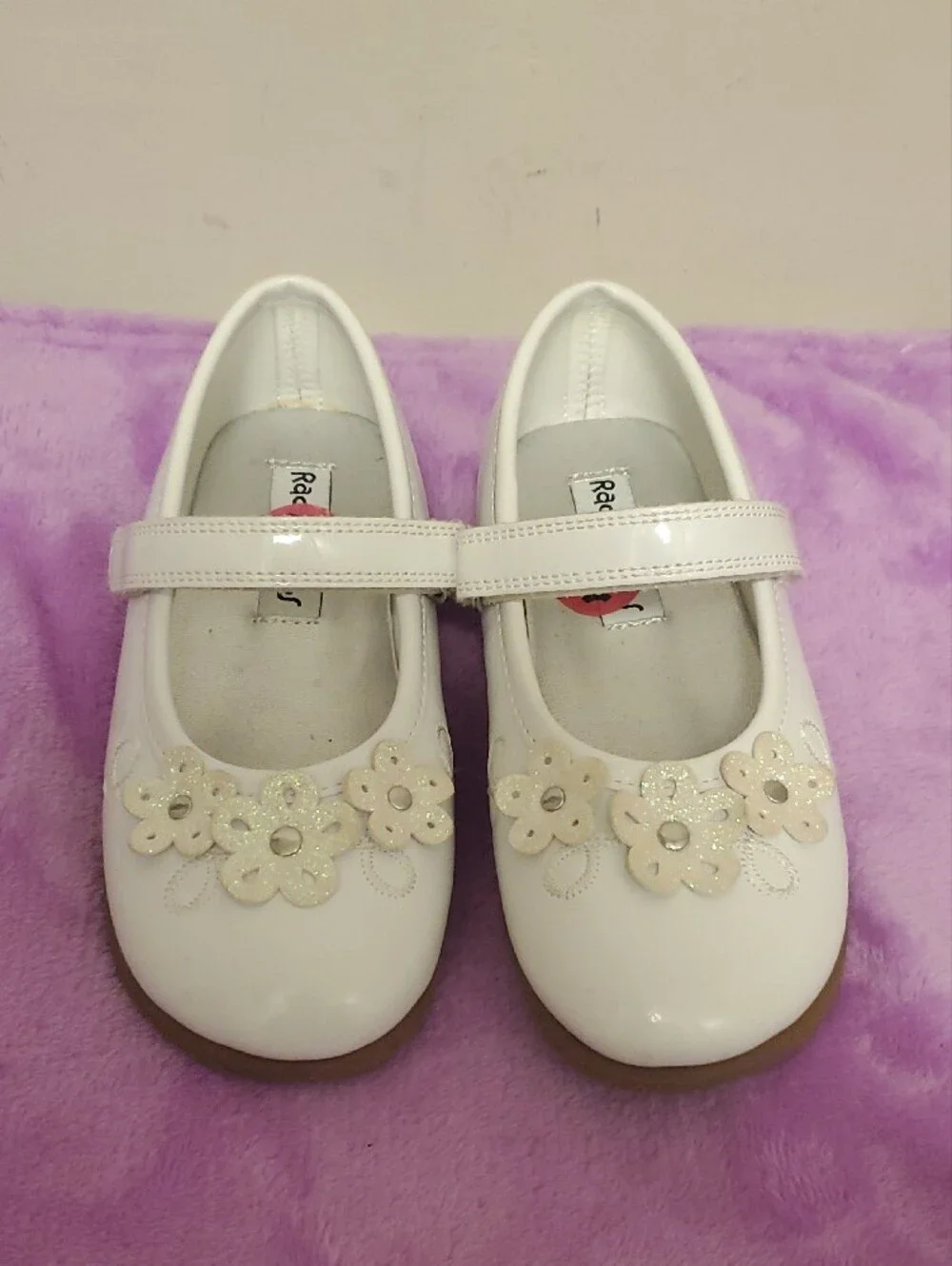 Rachel White Patent Mary Janes with Glitter Flower Trim, for Girls, Size 11